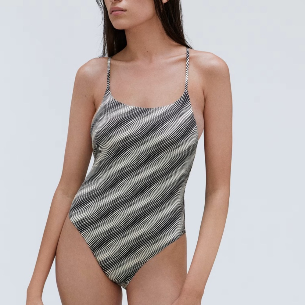 New with tags! Everlane striped “The String” one piece swimsuit!